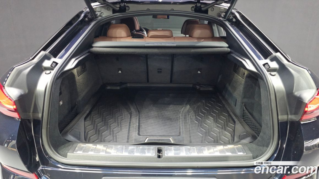 BMW X6 xDrive40i M Sport, 2023