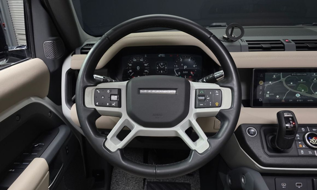 Land Rover Defender 110 D250 S, 2022