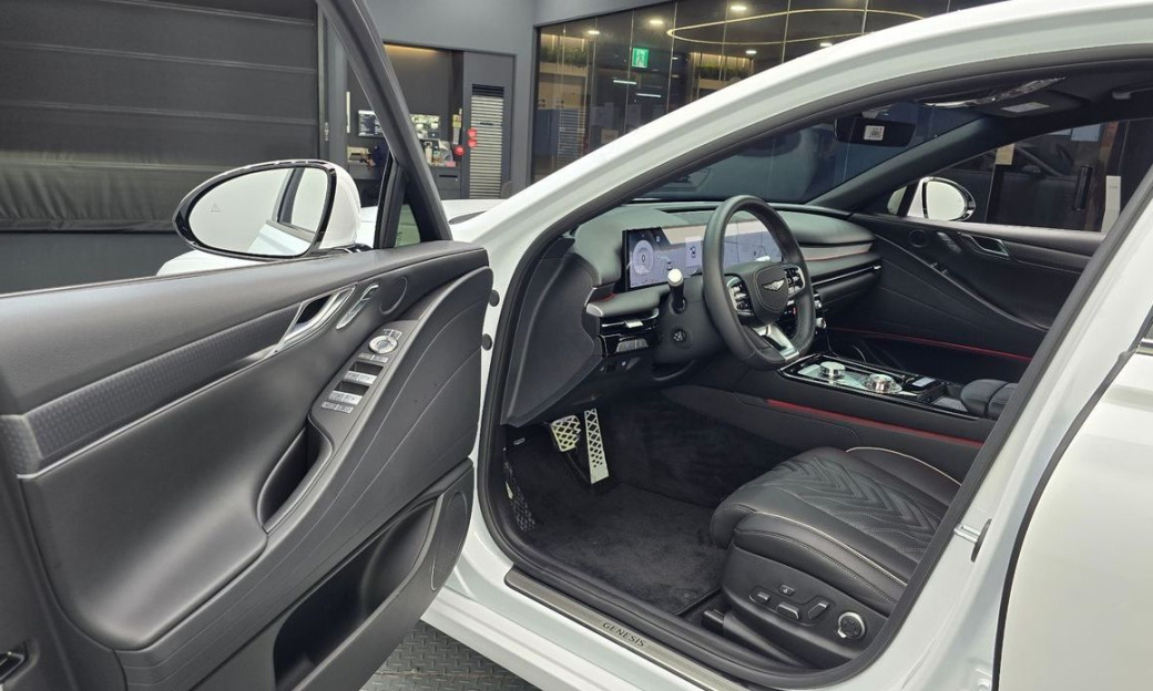 Genesis G80 Gasoline 2.5 Turbo AWD, 2025