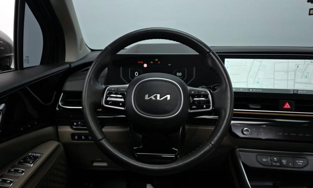 Kia Carnival 7-Seater Gravity, 2024