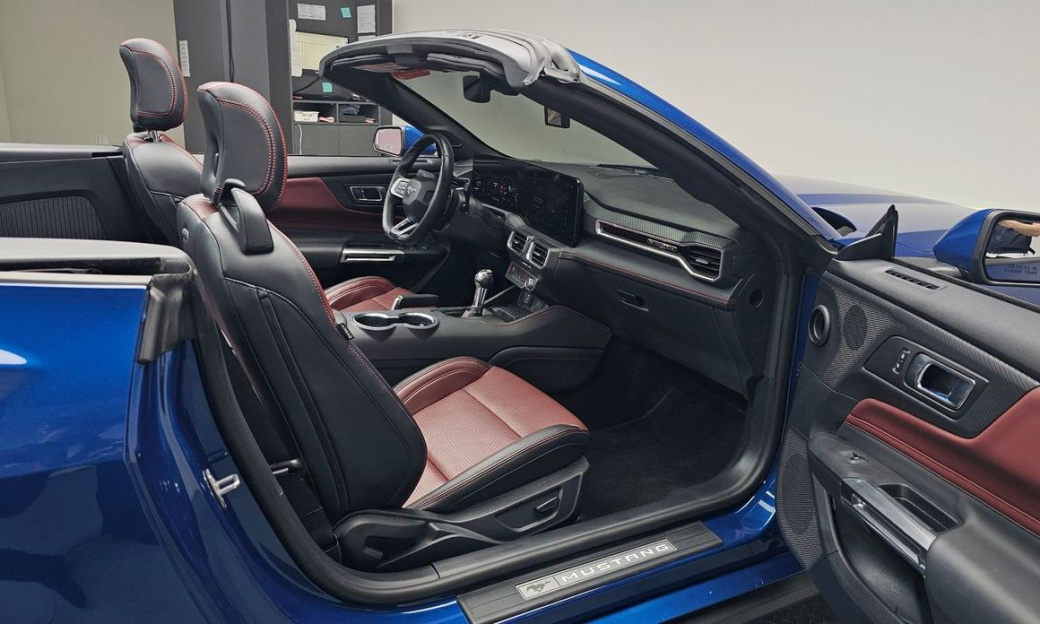 Ford Mustang 2.3 Ecoboost Premium Convertible, 2024