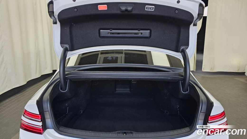 Genesis G80 Gasoline 2.5 Turbo 2WD, 2025