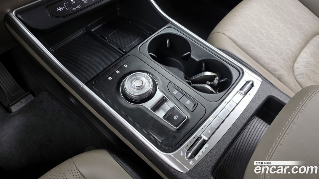 Kia Carnival 9-Seater Prestige, 2024