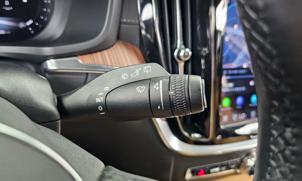 Volvo V60 B5 Ultimate AWD, 2024