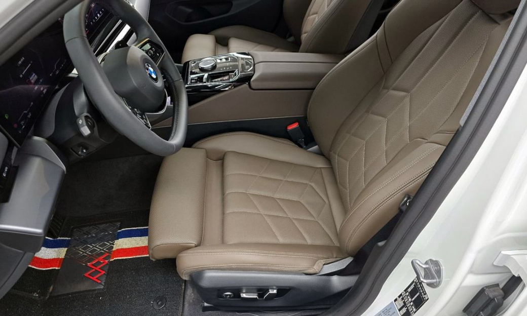 BMW 5-Series 520i, 2024