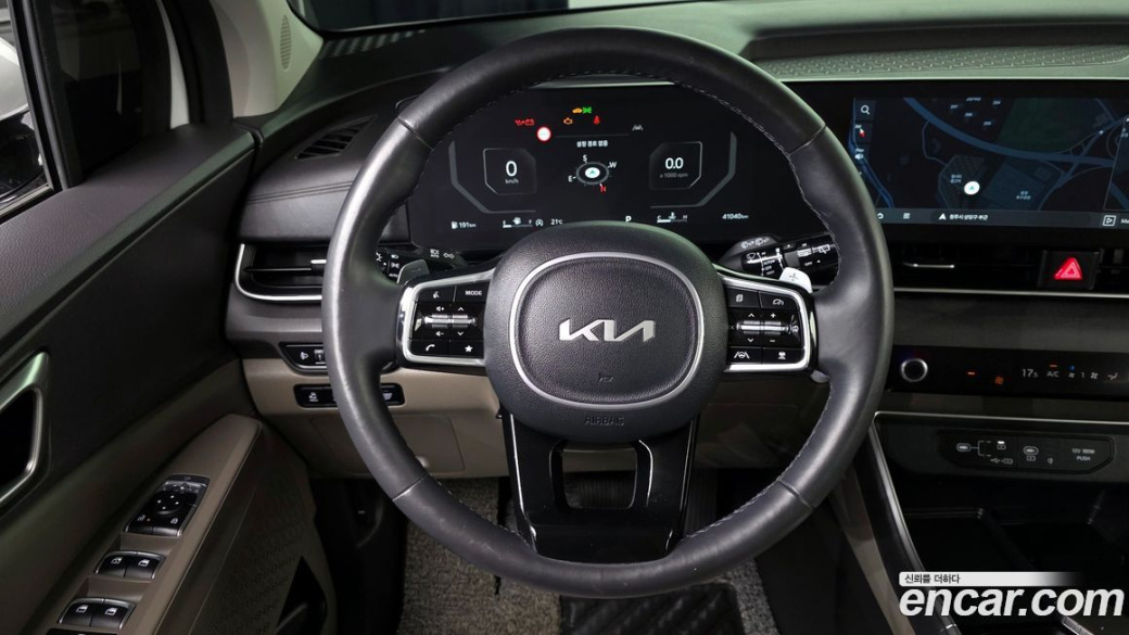 Kia Carnival 9-Seater Prestige, 2024