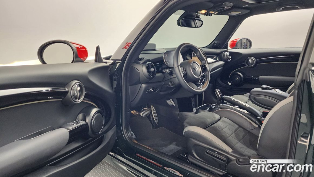 Mini Cooper JCW, 2024