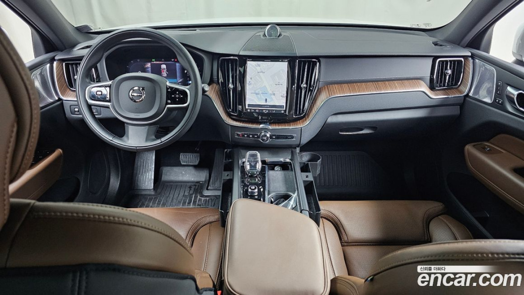 Volvo XC60 B6 Inscirtion, 2022