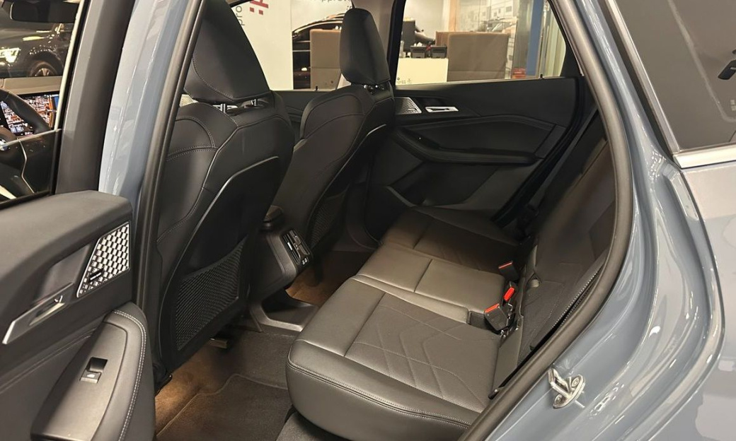 BMW 2-Series 220i Luxury, 2023