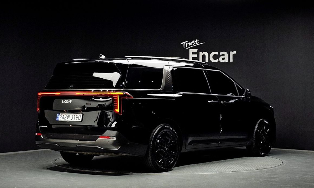 Kia Carnival 9-Seater Gravity, 2025