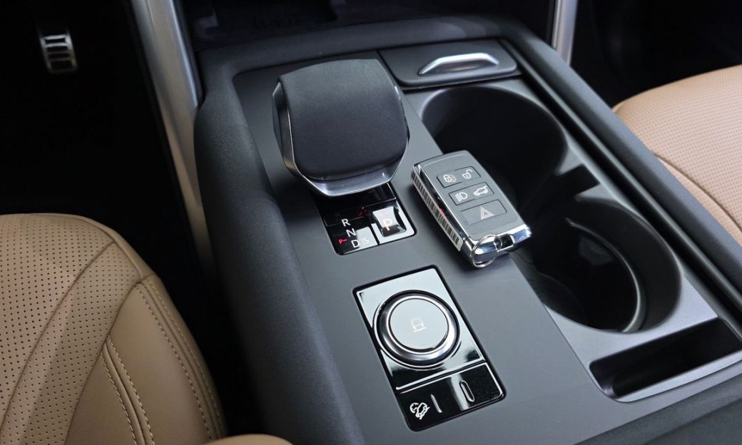 Land Rover Discovery P360 Dynamic HSE, 2025