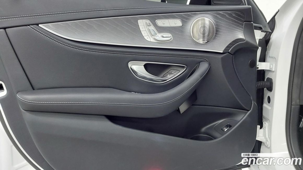 Mercedes-Benz E-Class E350 4MATIC AMG Line, 2023