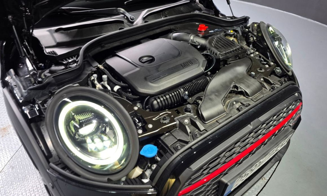 Mini Cooper Convertible JCW, 2022