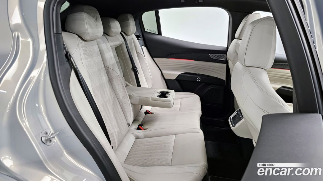 Maserati Grecale 2.0 AWD Modena, 2023