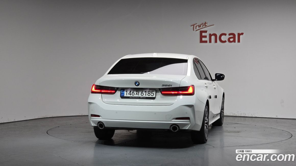 BMW 3-Series 320i, 2023