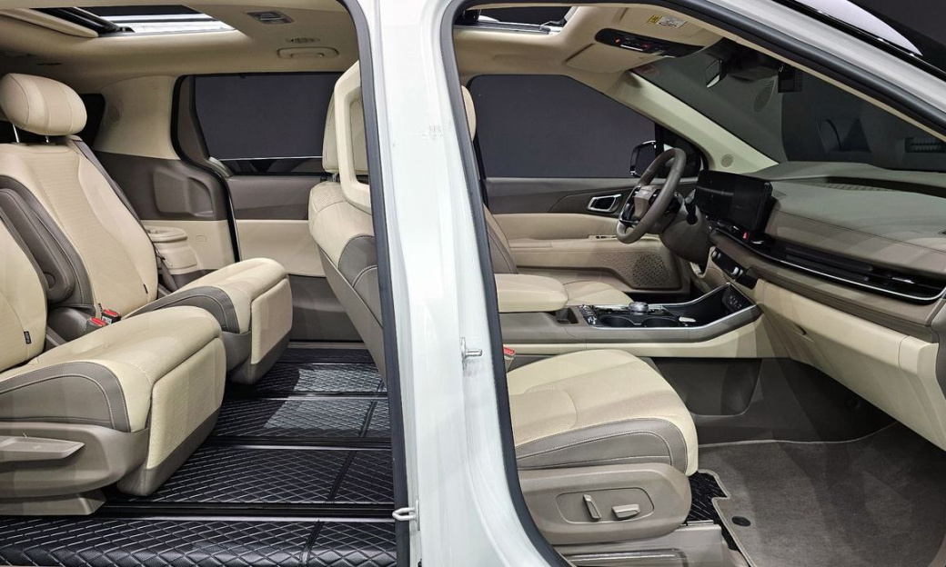 Kia Carnival 7-Seater Noblesse, 2025