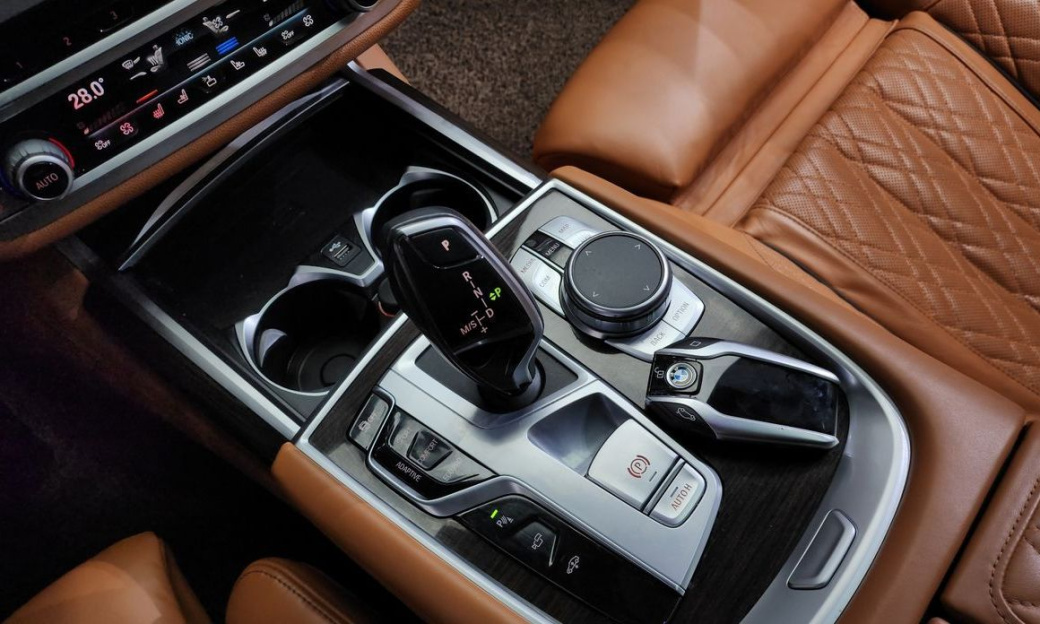 BMW 7-Series 730d xDrive Design Pure Excellence, 2022