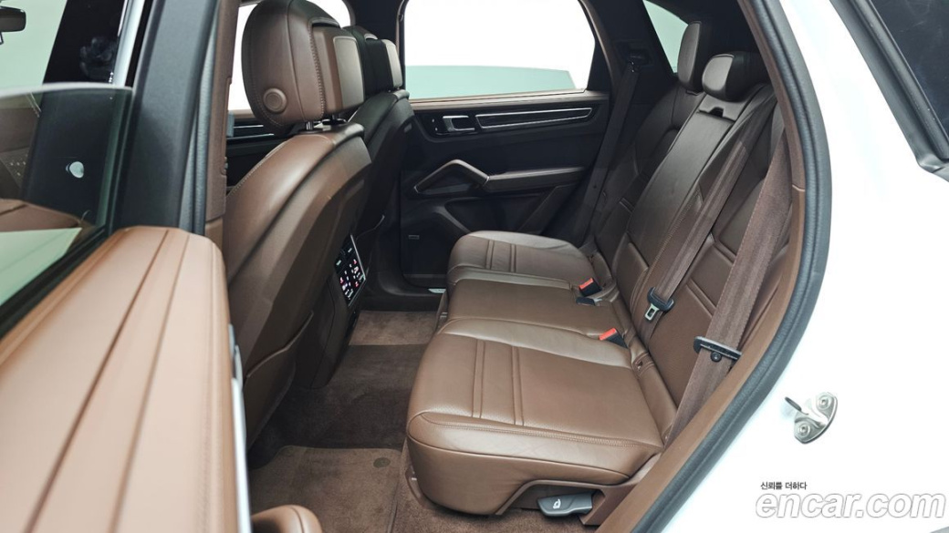 Porsche Cayenne 3.0 PLATINUM EDITION, 2022