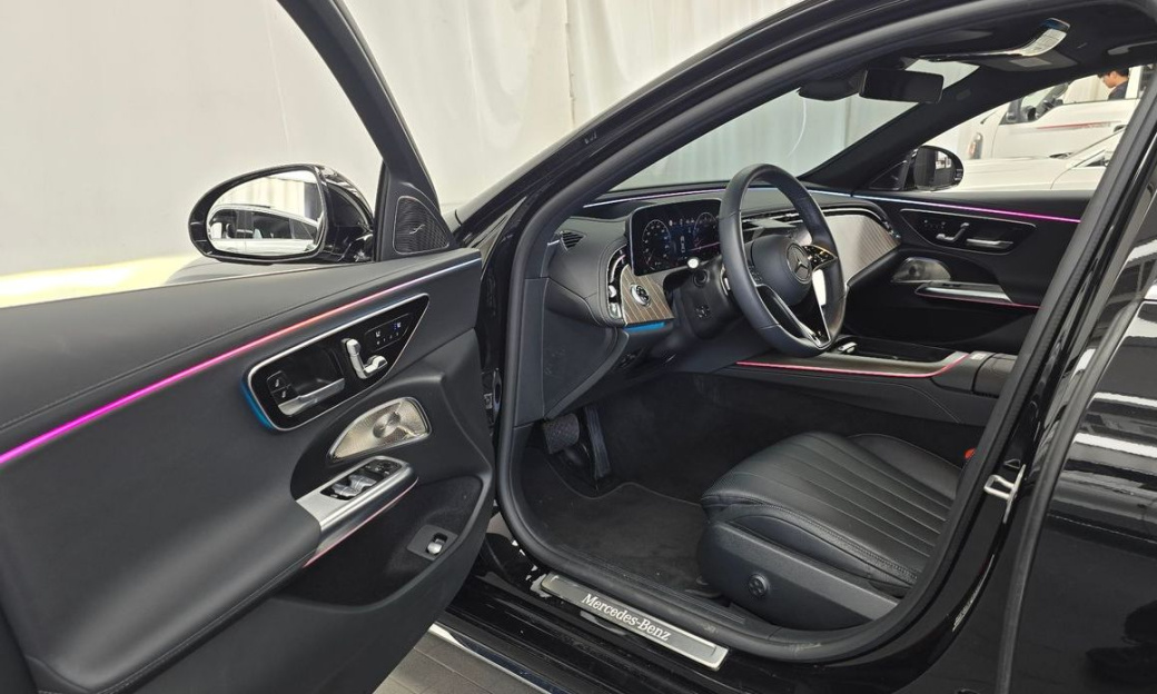 Mercedes-Benz E-Class E300 4MATIC Exclusive, 2024
