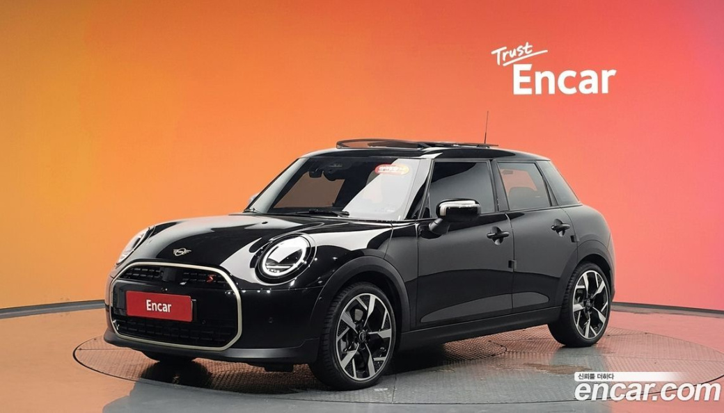 Mini Cooper 5 Door Favoured, 2026