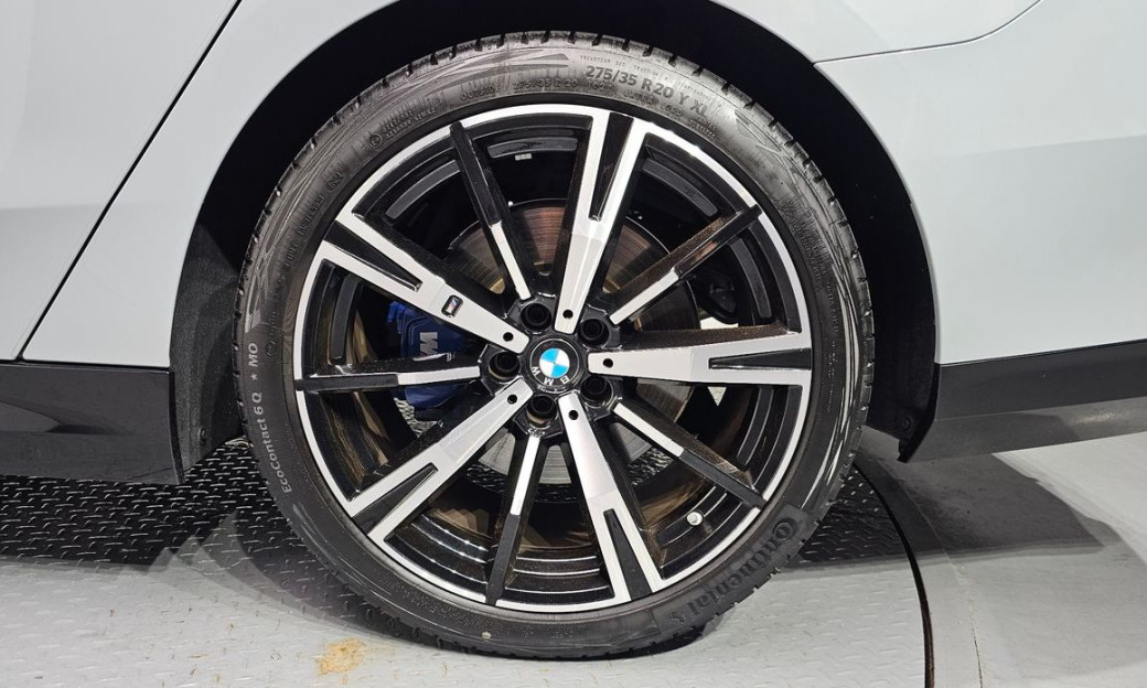BMW 5-Series 530i xDrive M Sport, 2025