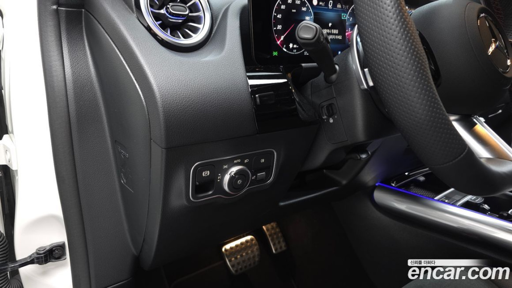 Mercedes-Benz GLA-Class GLA250 4MATIC, 2025