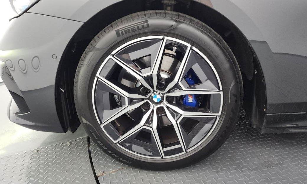 BMW 5-Series 520i M Sport, 2025