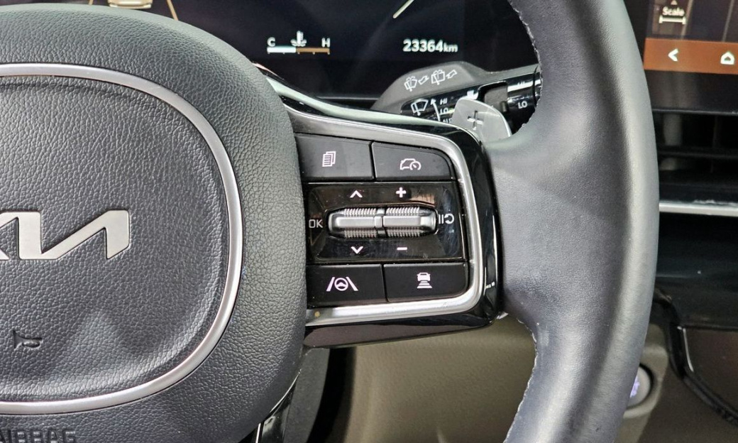 Kia Carnival 9-Seater Signature, 2025