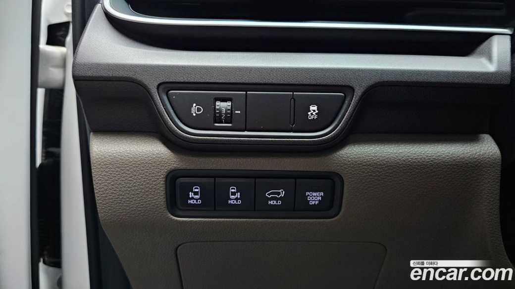 Kia Carnival 9-Seater Prestige, 2025