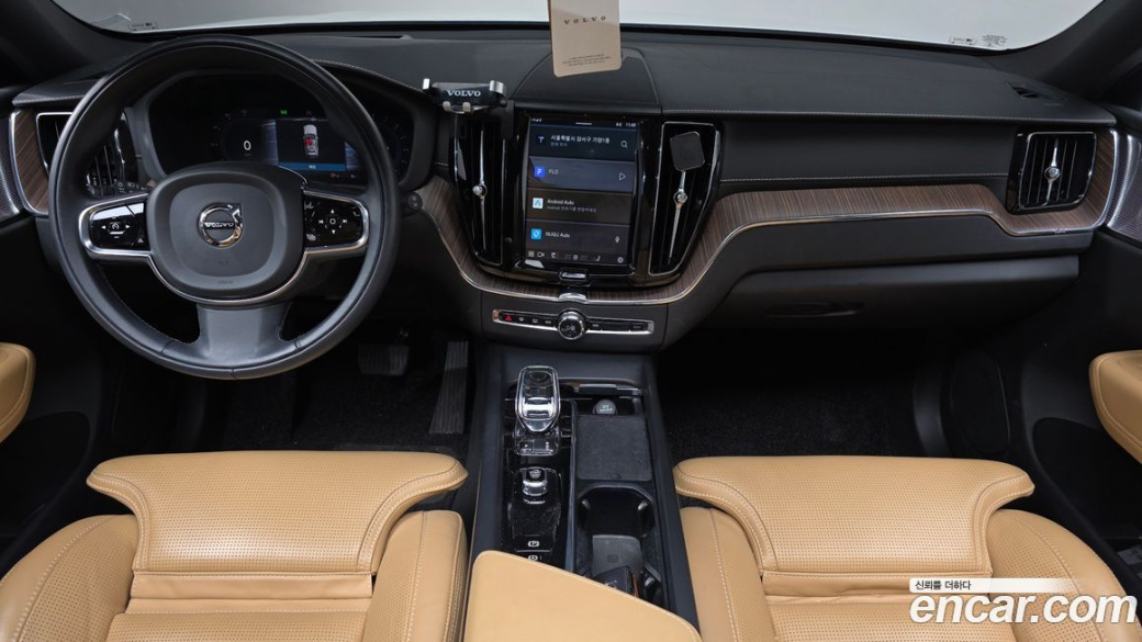 Volvo XC60 B5 Inscription, 2022