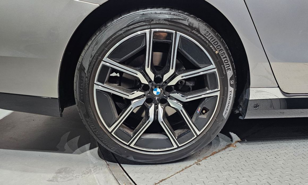 BMW 7-Series 740d xDrive M Sport, 2025