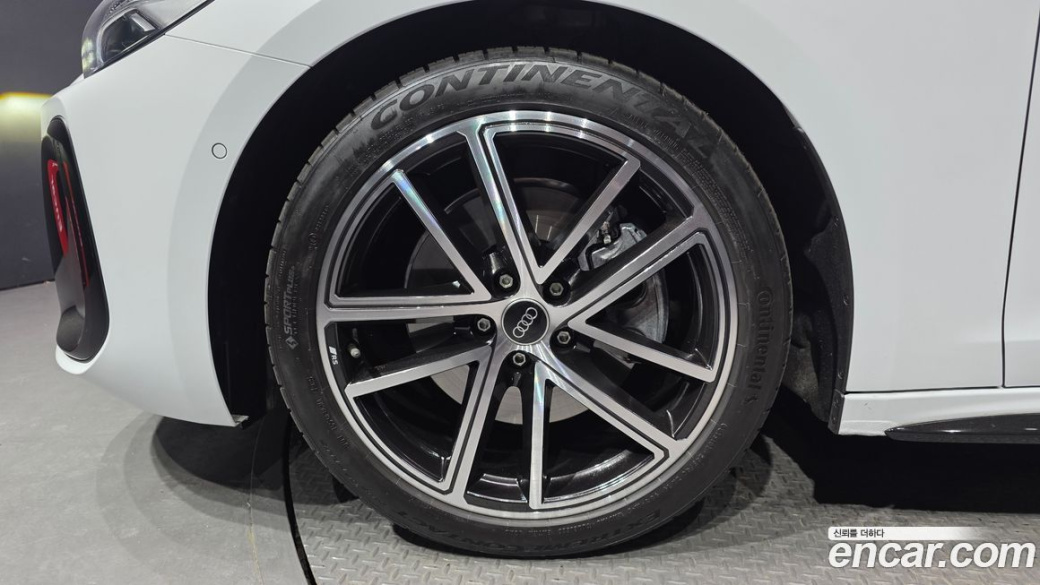 Audi A5 45 TFSI Quattro S Line, 2025