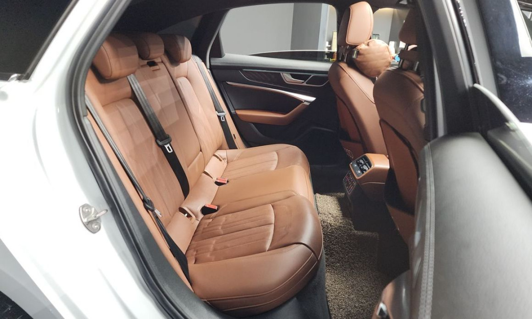 Audi A6 40 TDI Premium, 2023