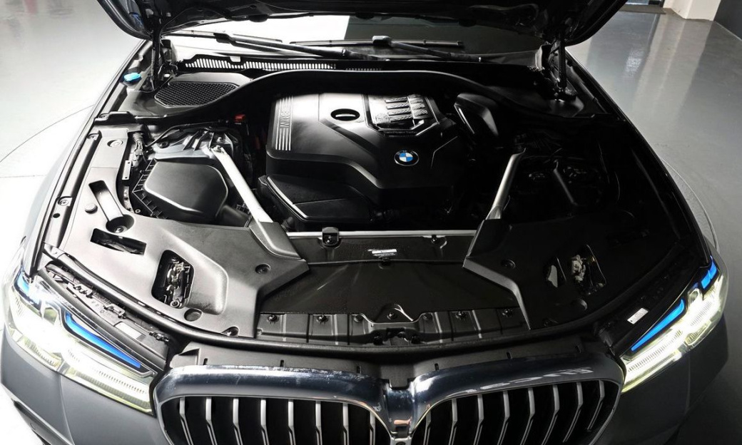 BMW 5-Series 530i M Sport Package, 2023