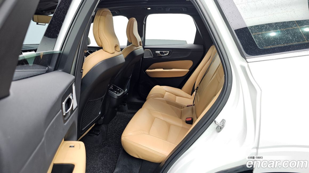Volvo XC60 B5 Inscription, 2022