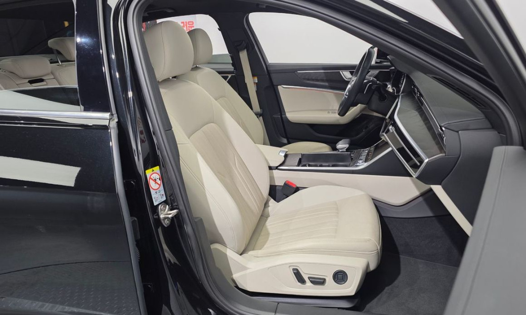 Audi A6 45 TFSI Premium, 2024