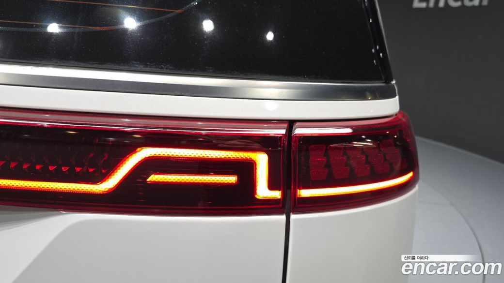 Kia Carnival 9-Seater Signature, 2023