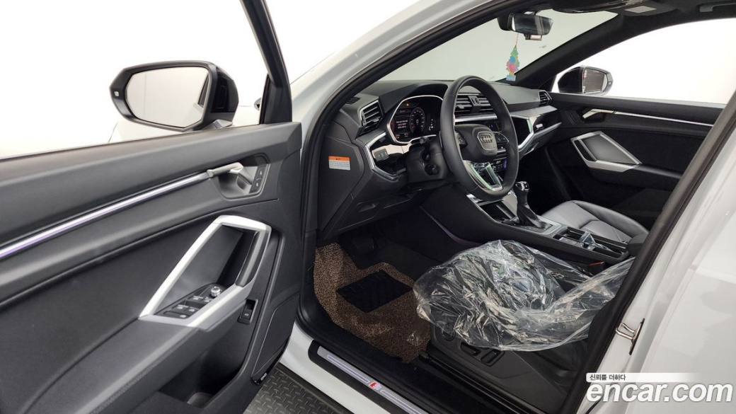 Audi Q3 35 TDI Premium, 2025