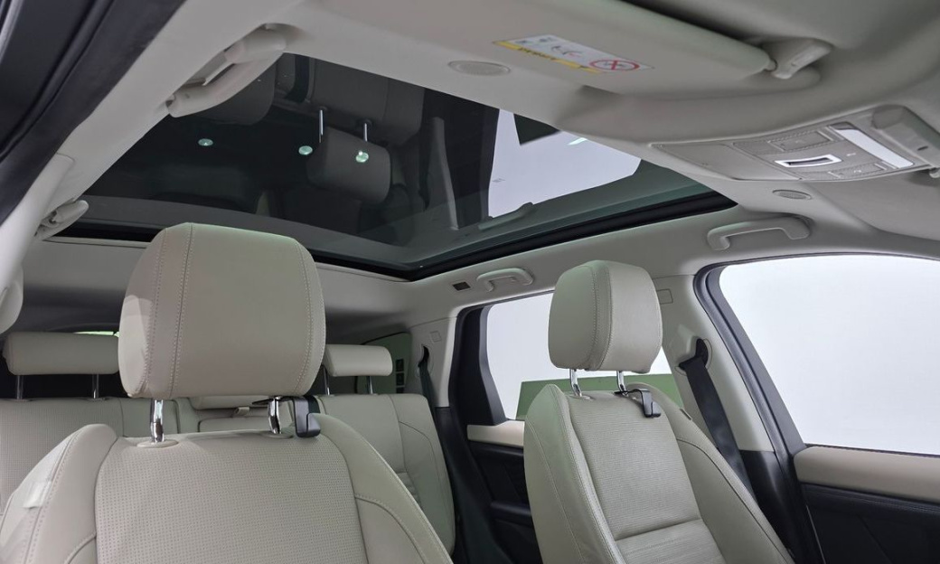 Land Rover Discovery Sport P250 SE, 2022