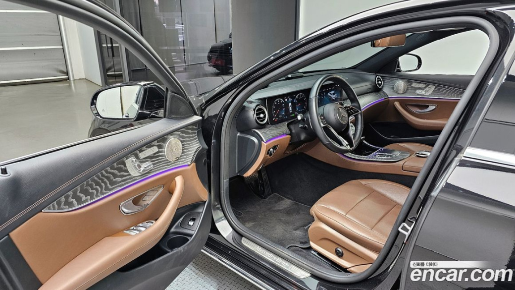 Mercedes-Benz E-Class E350 4MATIC Exclusive, 2023