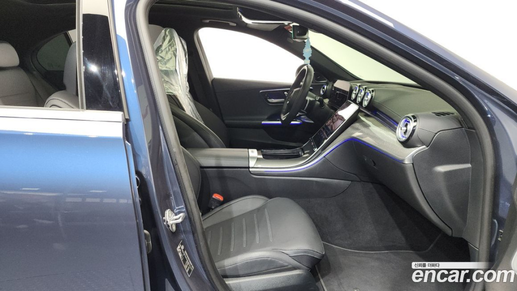 Mercedes-Benz C-Class C300 4MATIC AMG Line, 2024