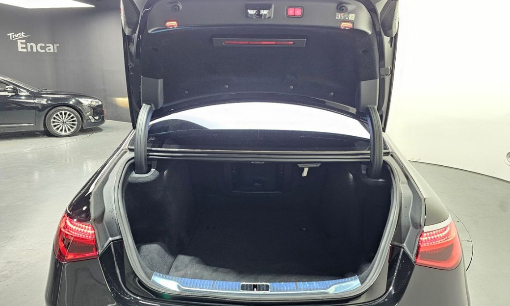 Mercedes-Benz S-Class S500L 4MATIC, 2024