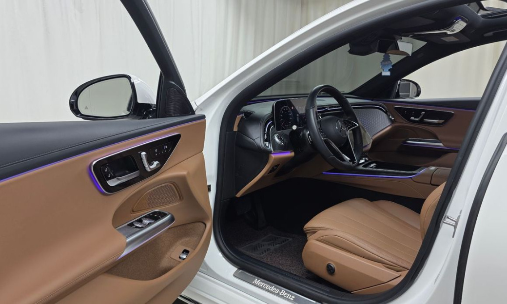 Mercedes-Benz E-Class E220d 4MATIC Exclusive, 2024