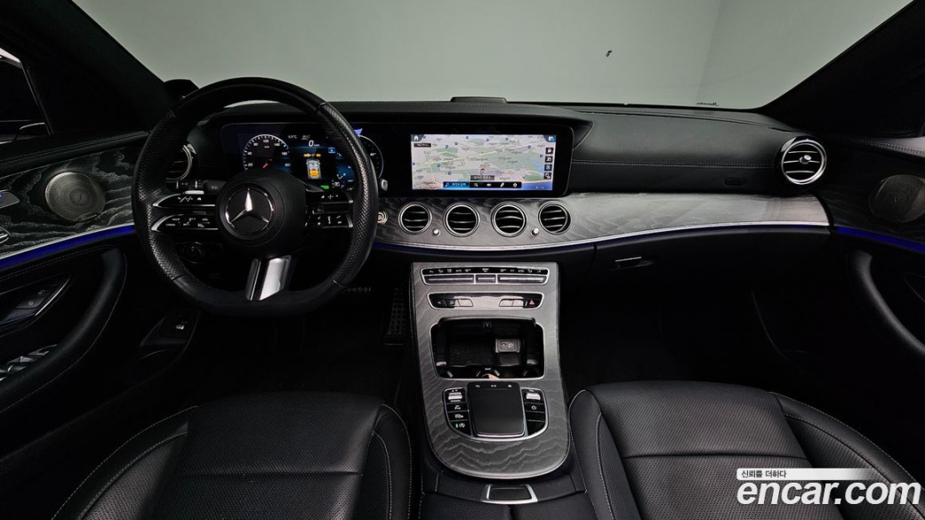 Mercedes-Benz E-Class E350 4MATIC AMG Line, 2023