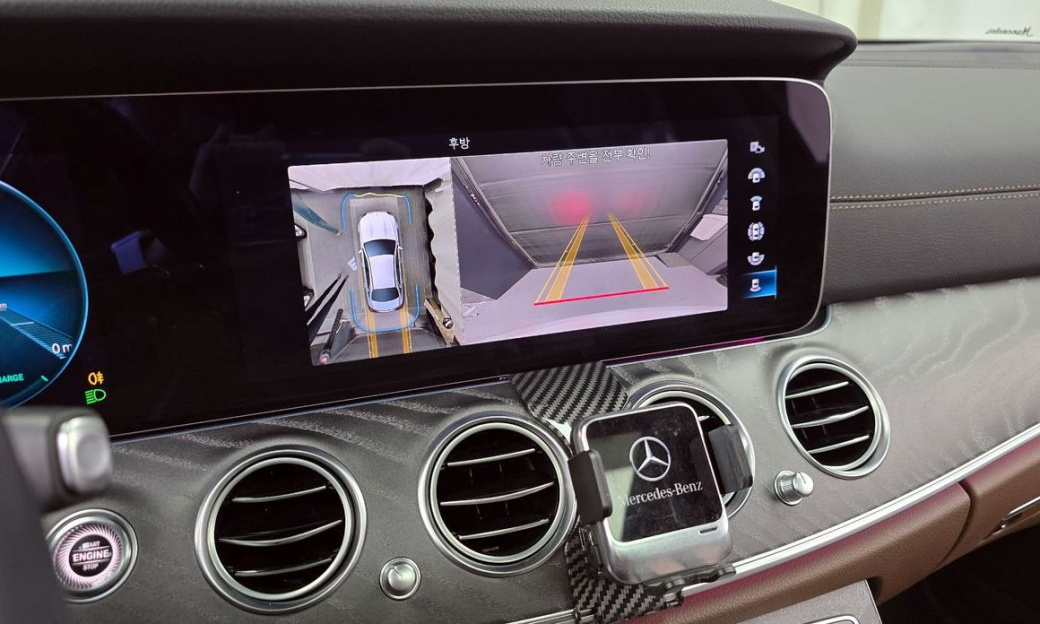 Mercedes-Benz E-Class E350 4MATIC Exclusive, 2023