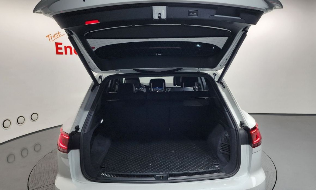 Volkswagen Touareg 3.0 TDI R-Line, 2025