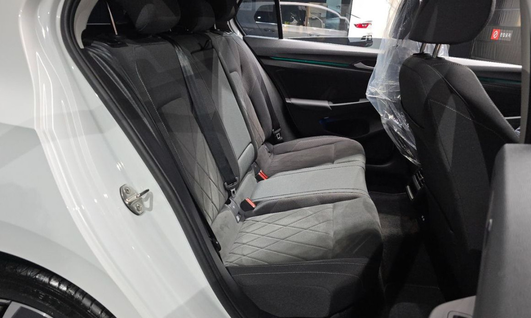 Volkswagen Golf 2.0 TDI Prestige, 2024