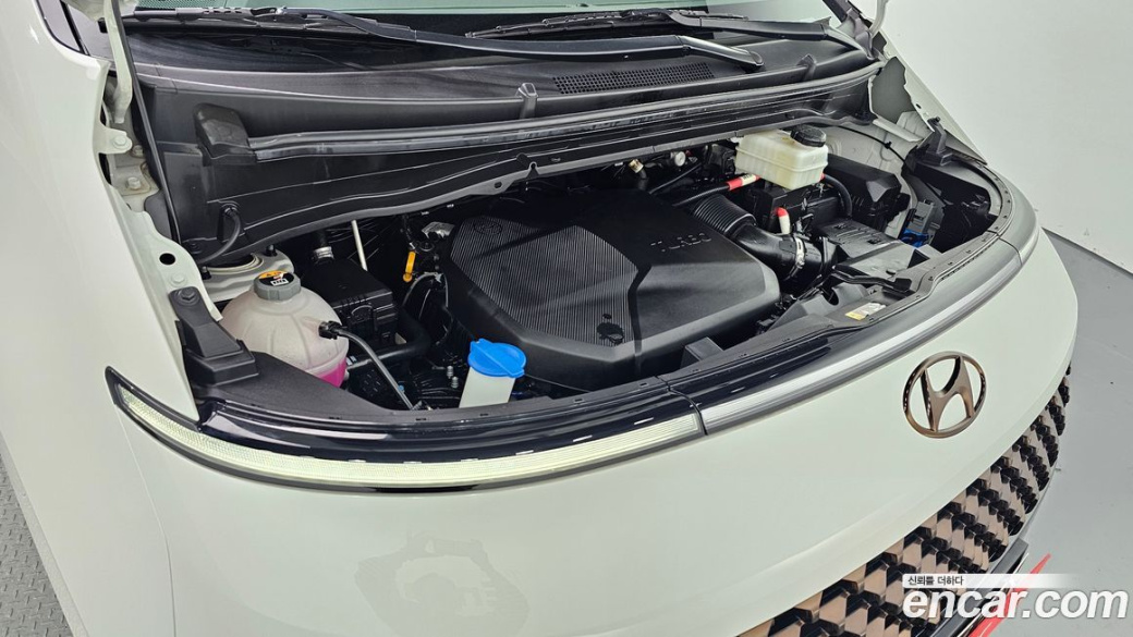 Hyundai Staria 2WD Camping Car, 2024