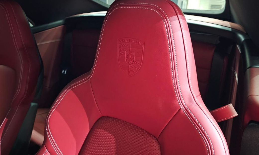 Porsche 911 Carrera 4 GTS Cabriolet, 2023