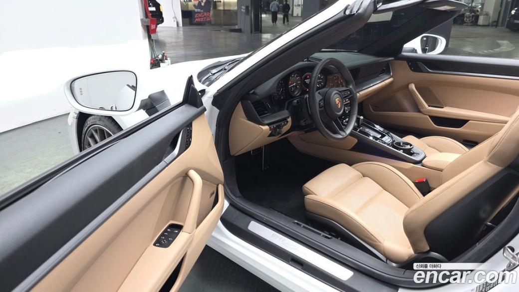 Porsche 911 Carrera Cabriolet, 2024